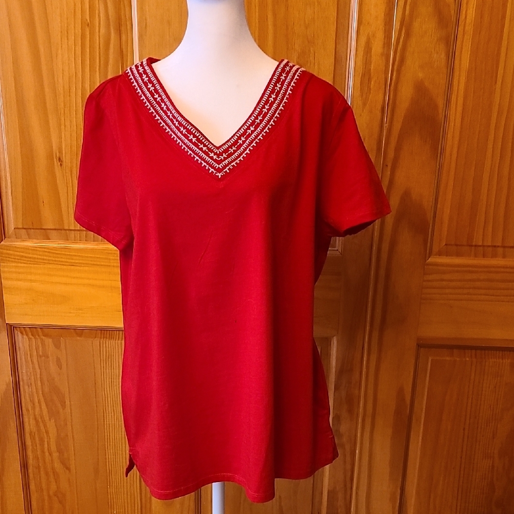 Croft & Barrow Red Embroidered V-Neck Top Size L NWOT
